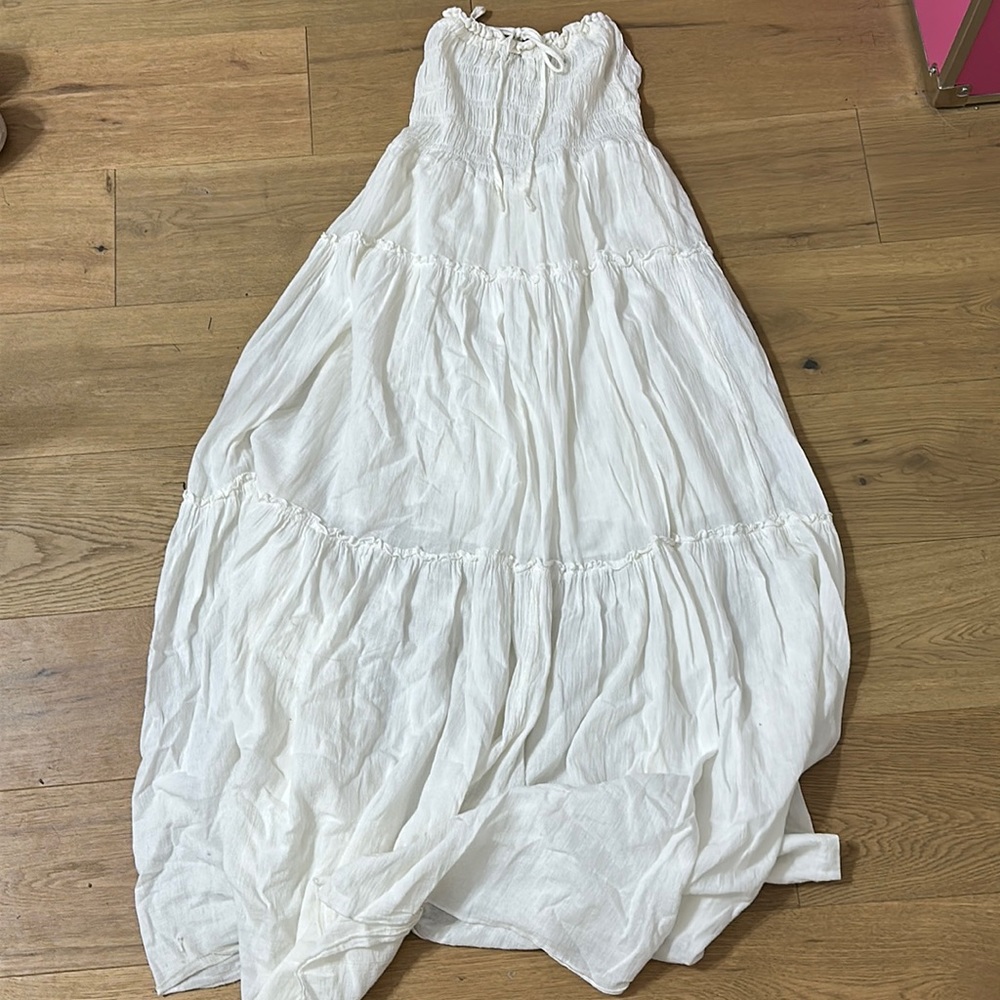 Long white dress. Size S